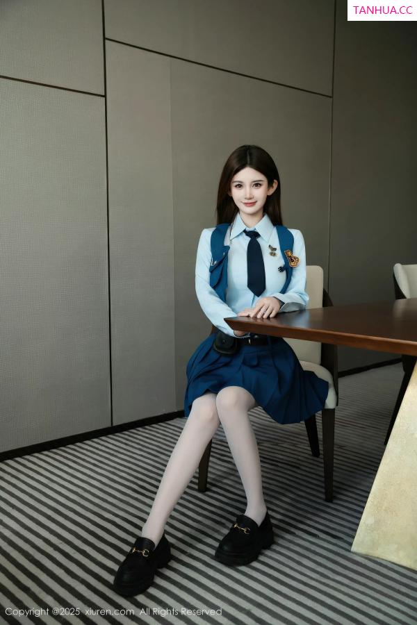  [XiuRen]高清写真图 2025.12.23 No.11141 苏甜橙子 JK制服第5张图片